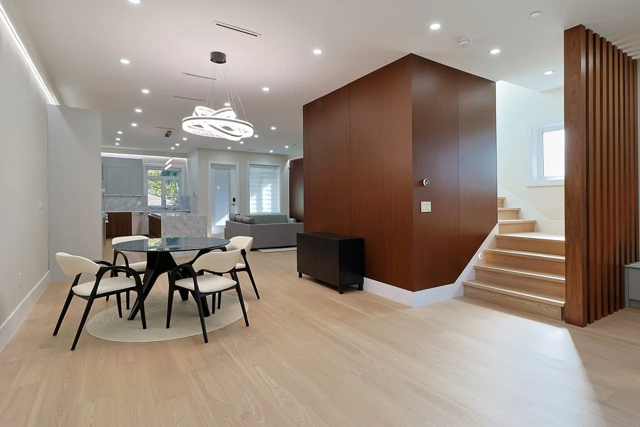 Modern home · Dining and feature stair
