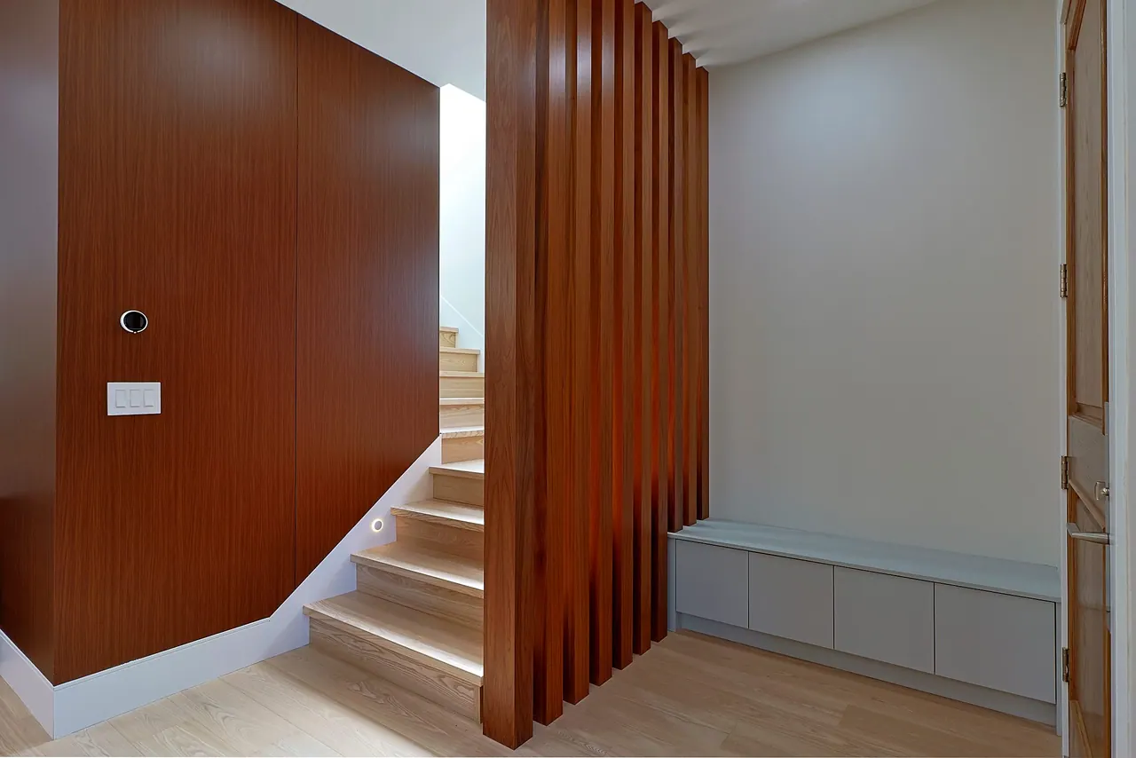 Modern home · Slatted stair