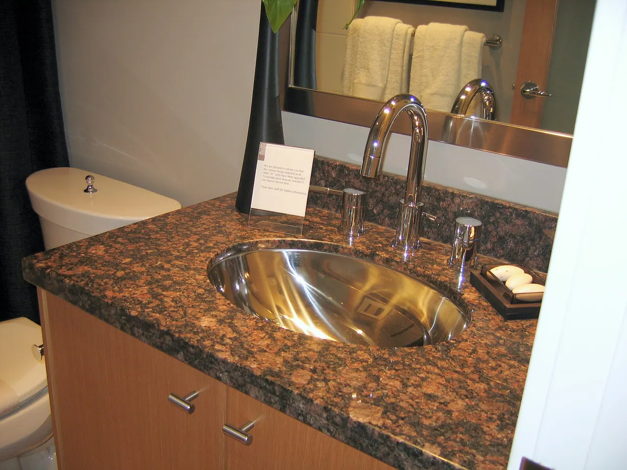 Bathroom vanity