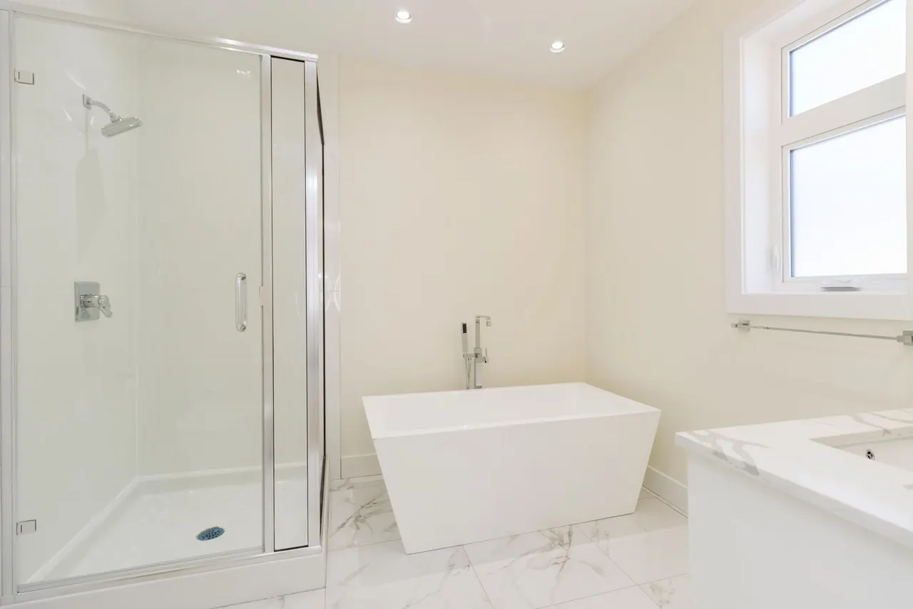 Ensuite tub at W 41st St